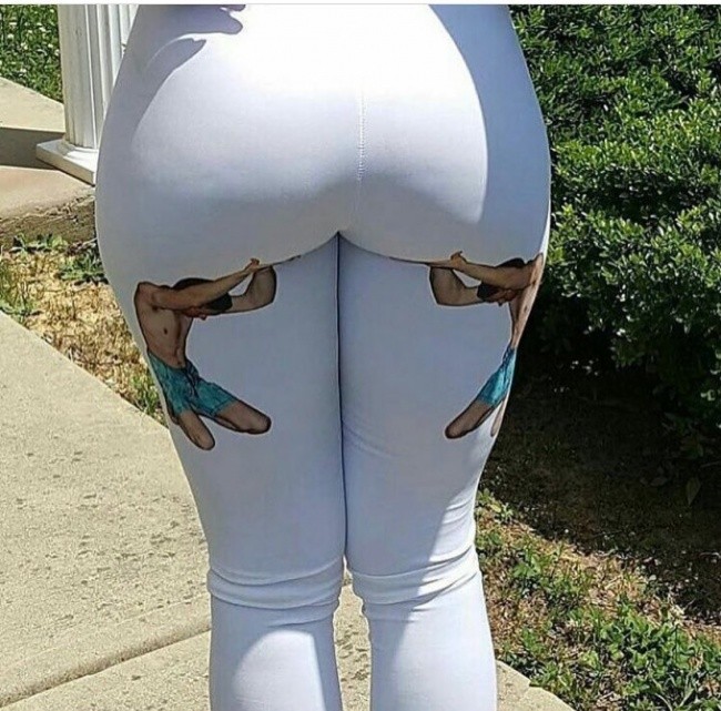 6. Její zadečky jsou v dobrých rukou.