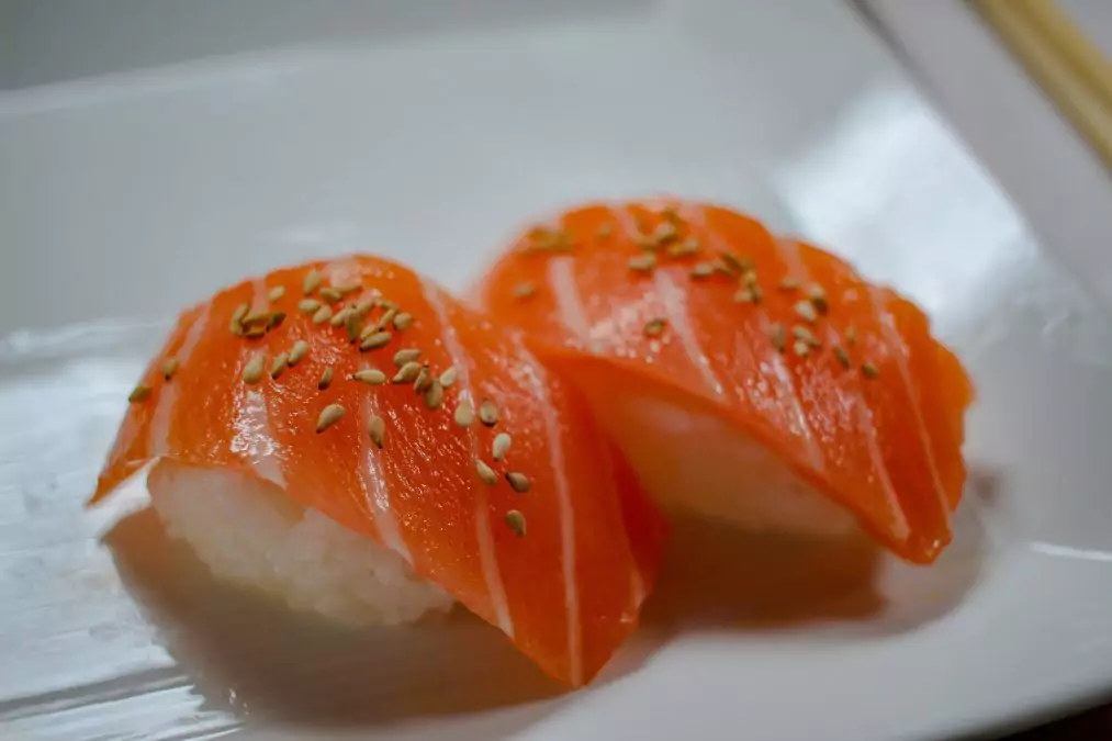 jak jíst nigiri sushi