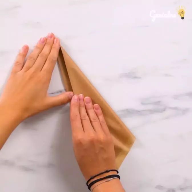 Jak vystřihnout kruh z pečícího papíru