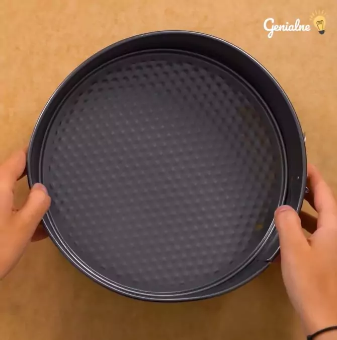 Jak vystřihnout kruh z pečícího papíru