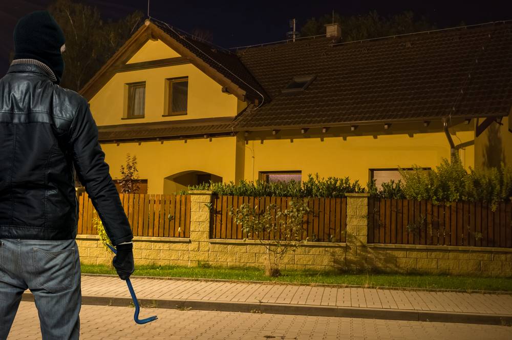Zloději v Česku si začali označovat domy, které vyloupí. Pokud objevíte takovéto symboly, je třeba jednat Náhledový obrázek