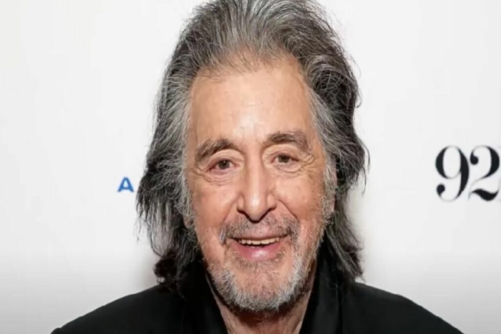 83letý Al Pacino donutil svou 29letou těhotnou milenku, aby podstoupila test DNA Náhledový obrázek