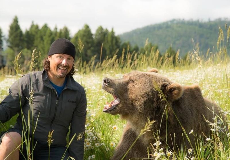 Tento muž vzal medvídě ze zoo a vychoval ho jako svého vlastního syna: podívejte se, co se stalo potom