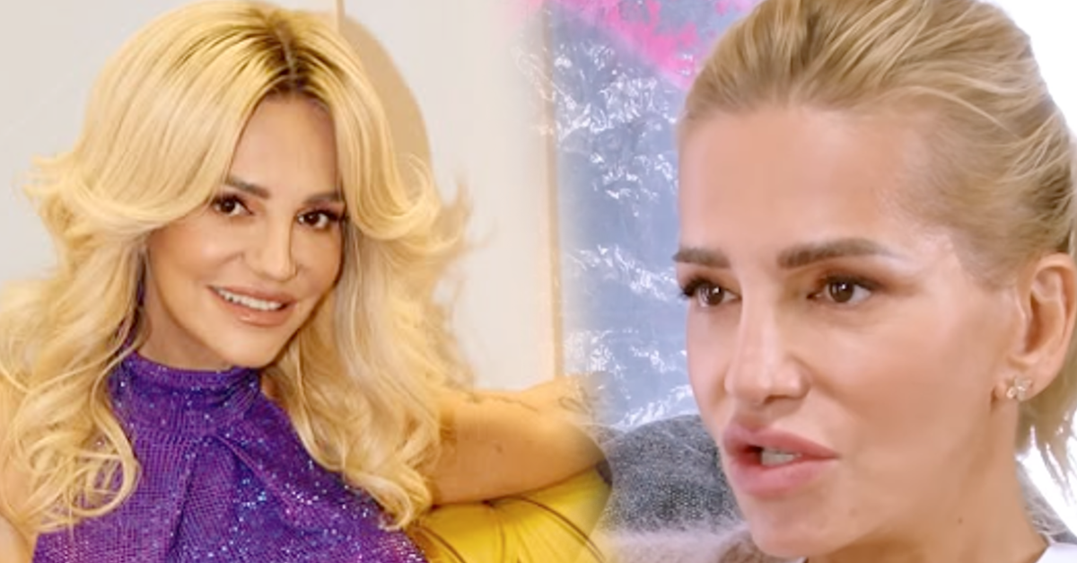 Dara Rolins překvapila razantní proměnou: Ostříhala své ikonické blond vlasy a v krátkém mikádu září jako bohyně stylu Náhledový obrázek